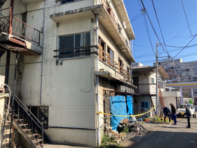 鉄骨造３階建て解体工事(神奈川県川崎市麻生区高石)工事前の様子です。